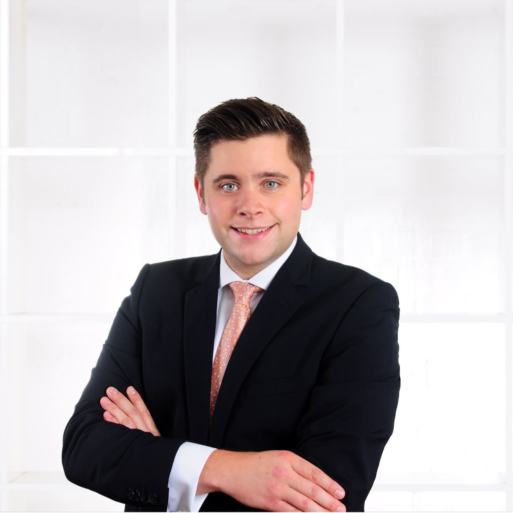 Maximilian Knauf Legal Counsel Hübner GmbH & Co. KG XING