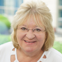 Christine Kadolli