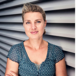 Dr. Olivia Graebner