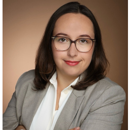 Lea Ayasha Küppenbender