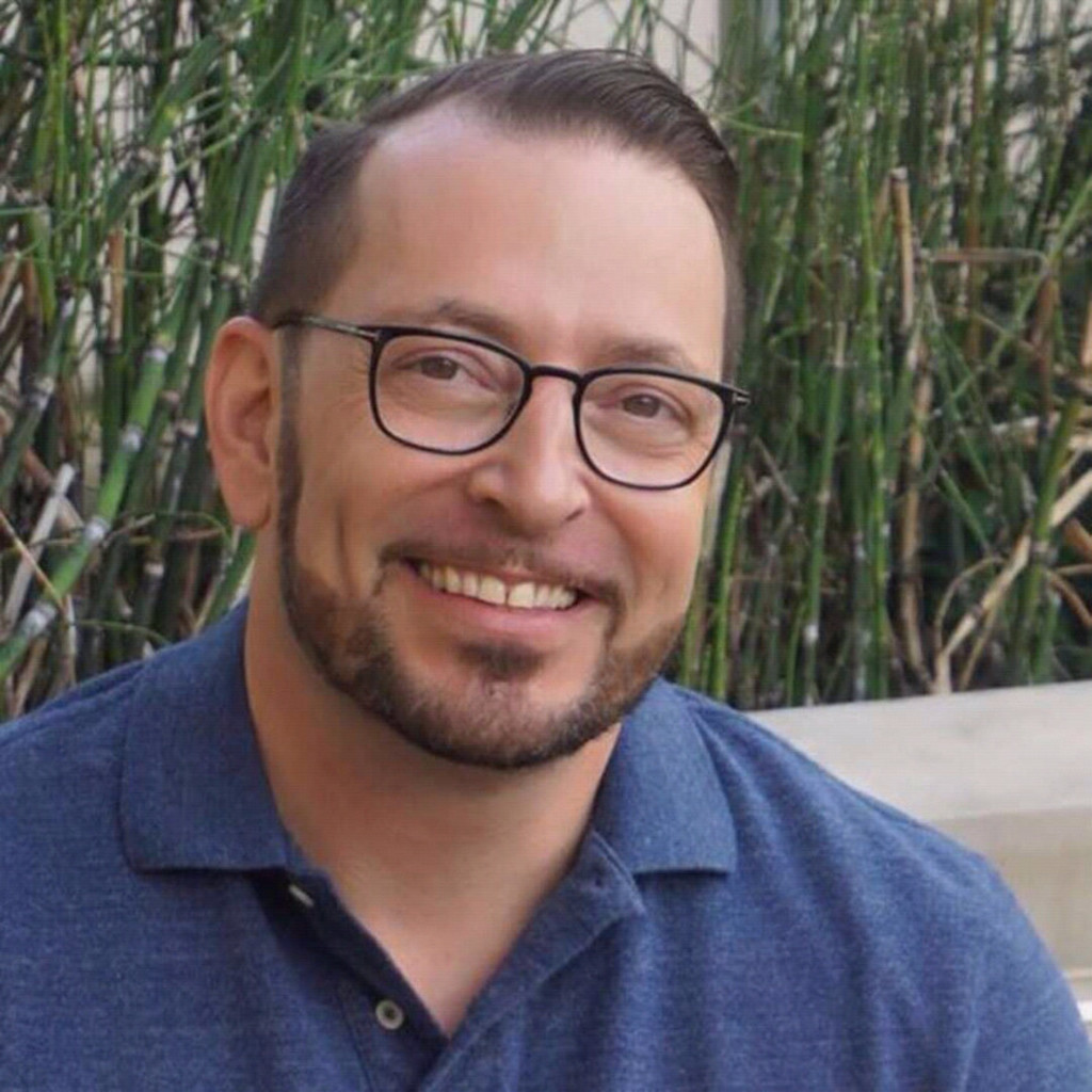 Larry Land Investment advisor and Cryptocurrencies dealer Swift