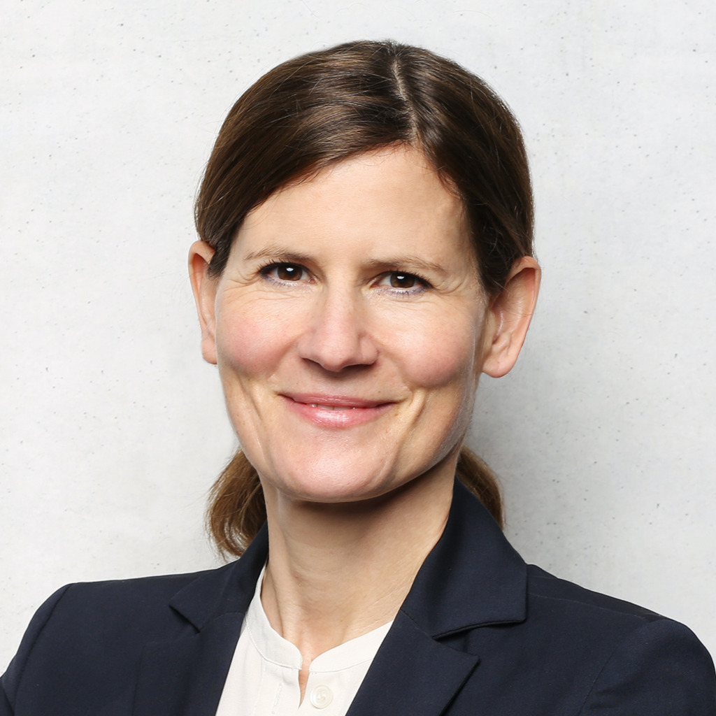 Dr. Verena Gattineau Senior Legal Counsel Deutsche