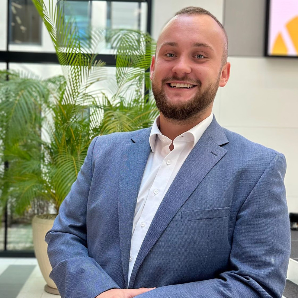 Maximilian Betz Finanzberater Deutsche Vermögensberatungs AG XING