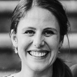 Dr. Caroline Haas