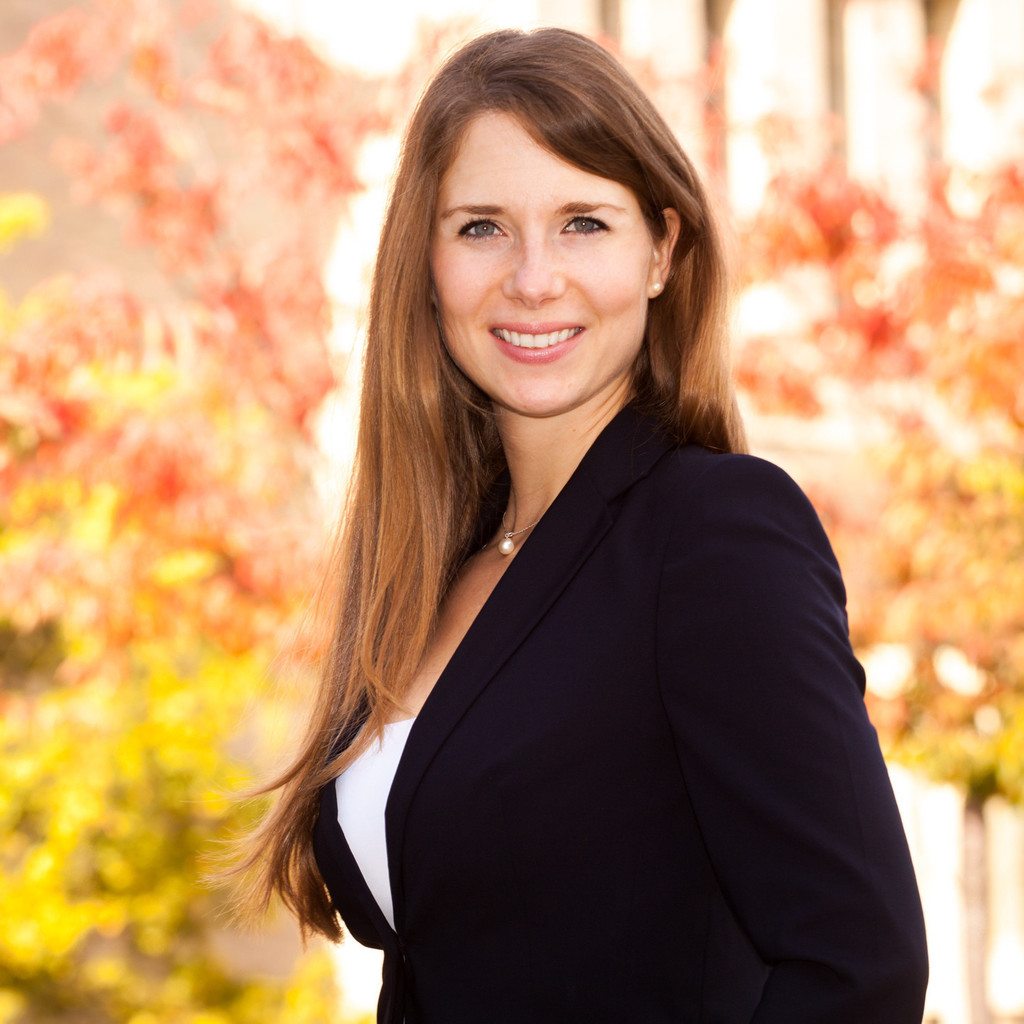 elisa-die-strategy-senior-manager-talent-organization