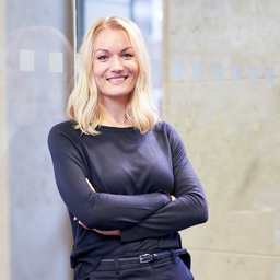 Julia - Katharina Ebrem