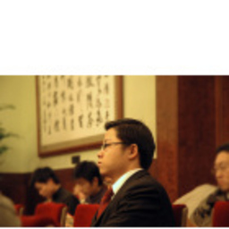 忠亮 余