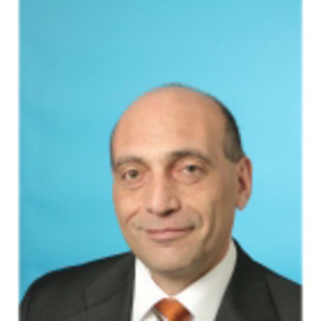 Salvatore Clemente General Management, Betriebsökonom FH, Bachelor of