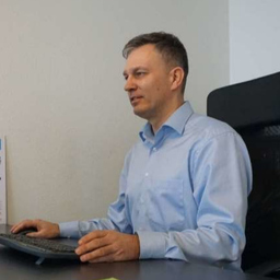 Dr. Ralf Muckenhirn