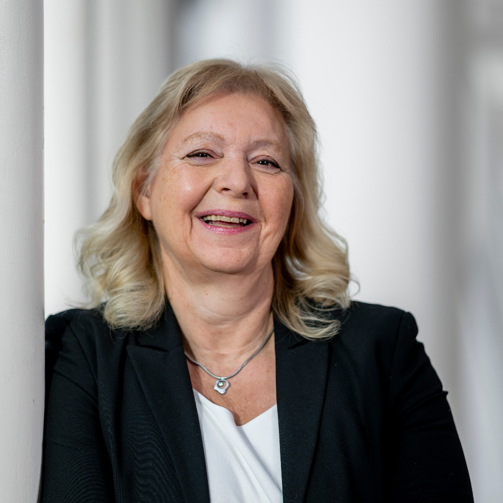 Doris Hummel - IT-Konzern- und Verbundkoordination - DZ BANK AG | XING