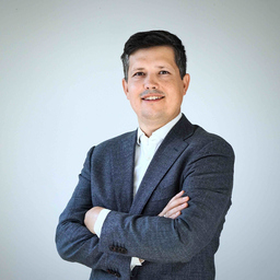 Jakob Schmitz (Kontakt bitte über LinkedIn)