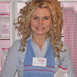 Nina Bernhart