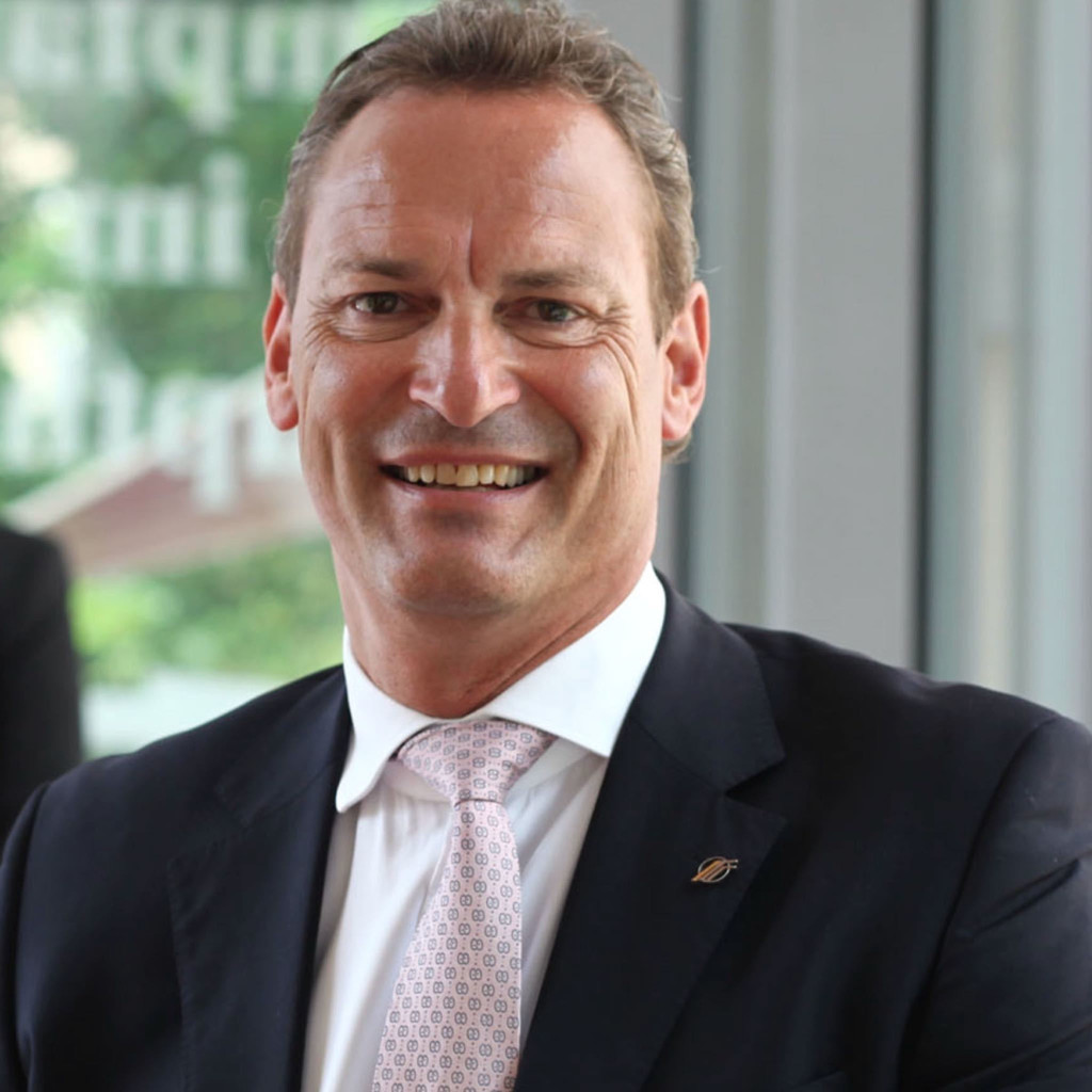 Olaf Förster Selbständig Vapiano, Ducatus XING