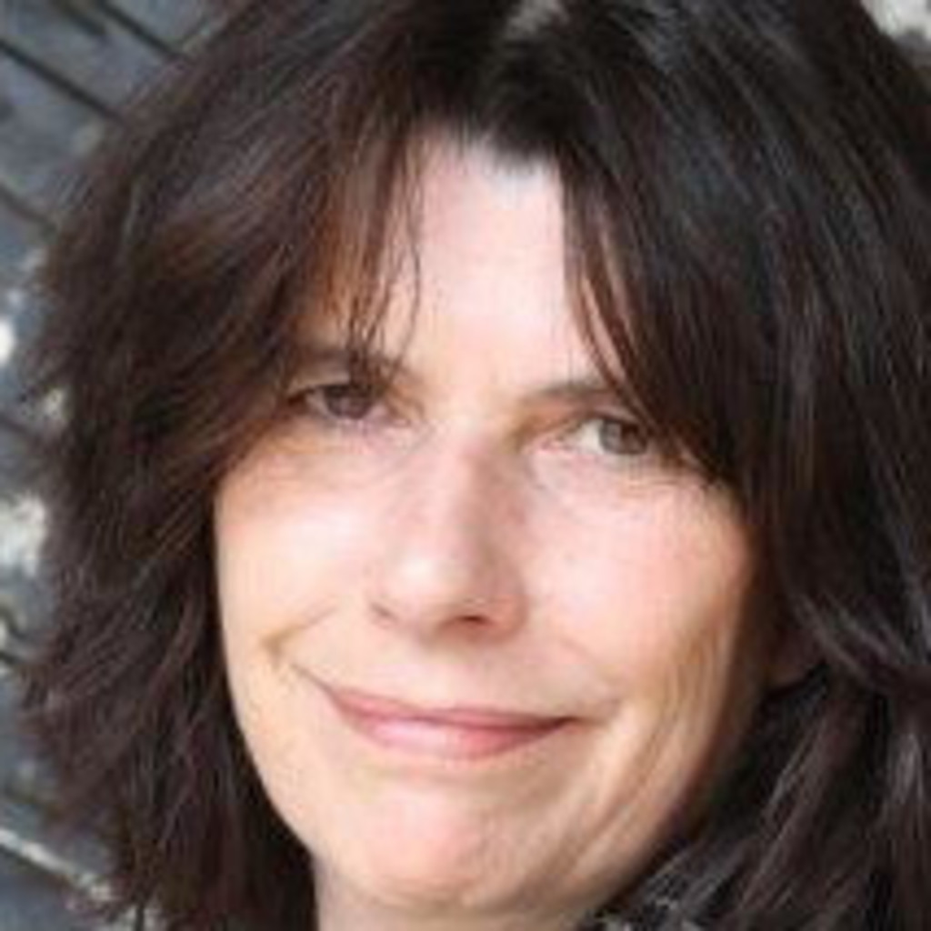 Claudia Sanders Herausgeberin DressurStudien Verlag XING