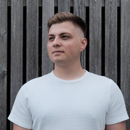 Илья Лазаренко