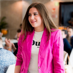 Aylin Aydur's profile picture