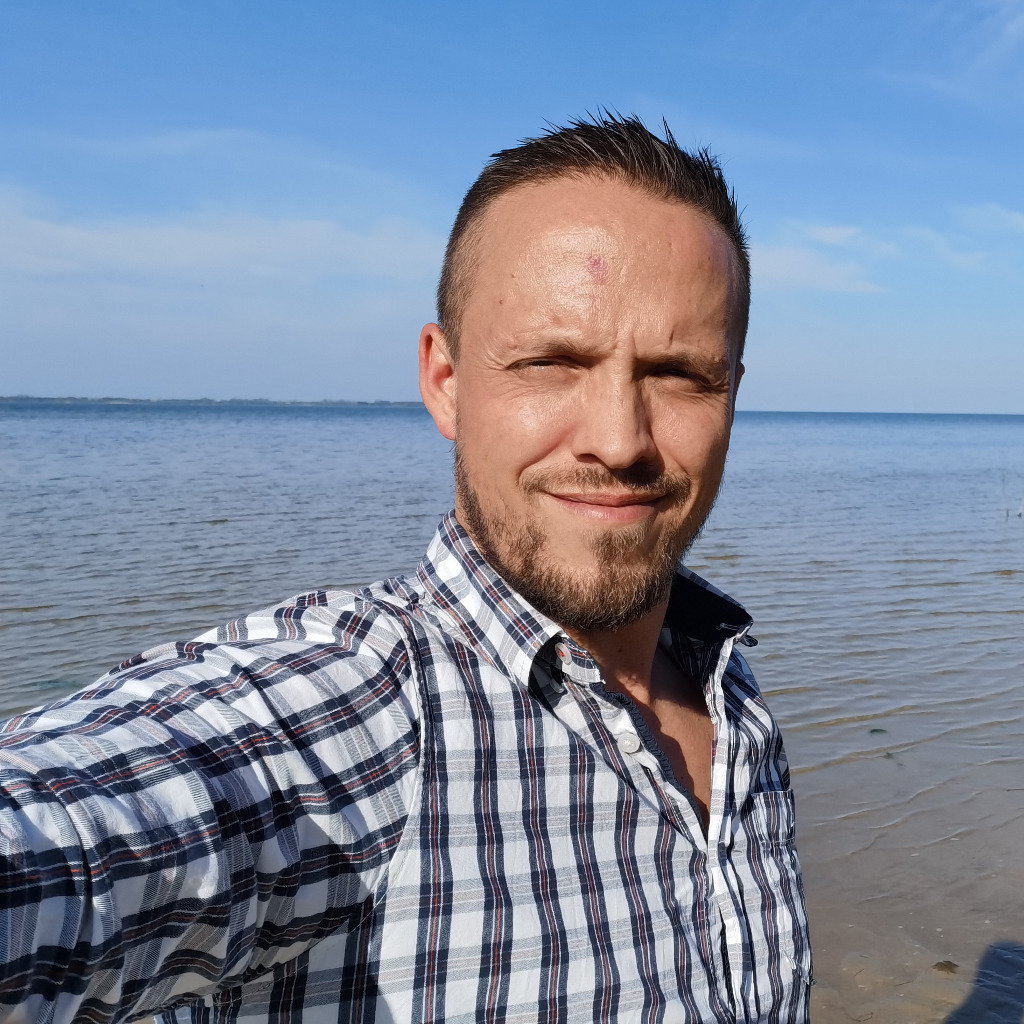 Christian Seeger Bereichsleiter h.team GmbH + Co. KG XING