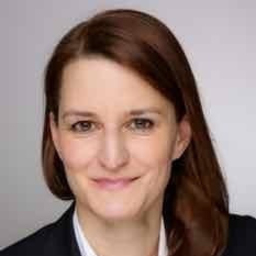 Dr. Evelin Arnold