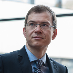 Dr. Lukas von Lutterotti