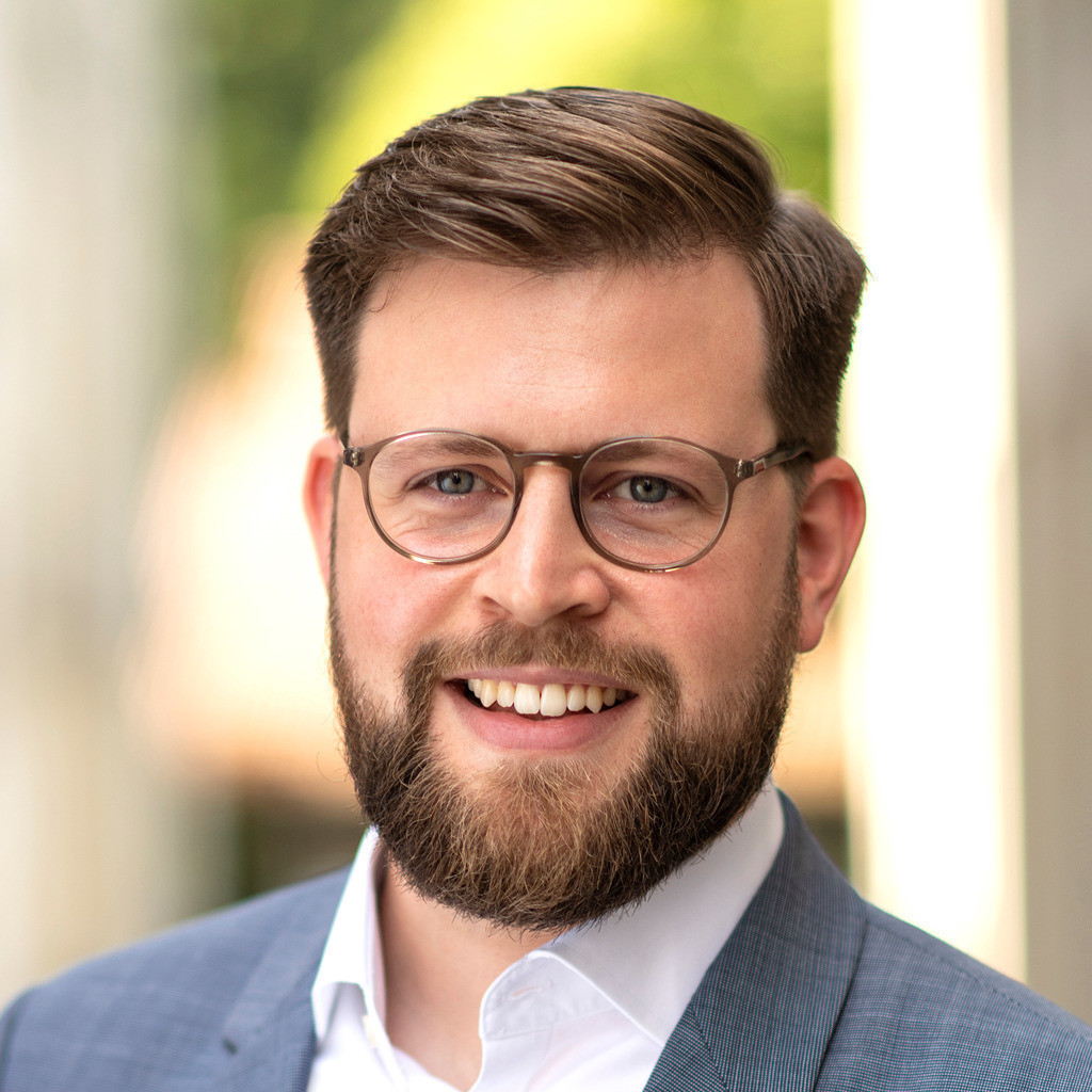 Nicolas Becker Referent Akutbereich und Fördermittelmanagement Dr