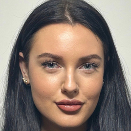 Alexandra Toth