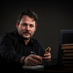 Dominik Engel