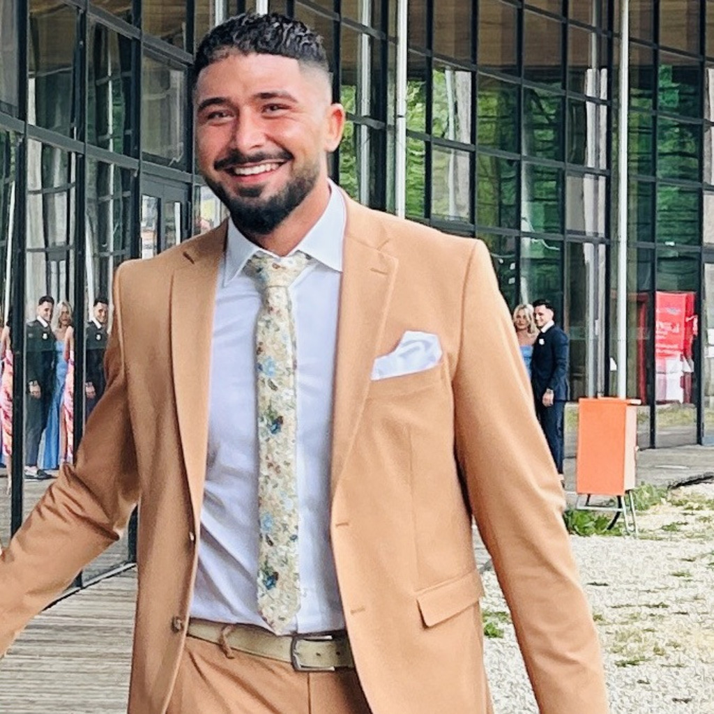 Pietro Pio Amico Automobilkaufmann Gebrauchtwagen Autohaus Klein