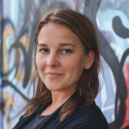 Nadine Leder