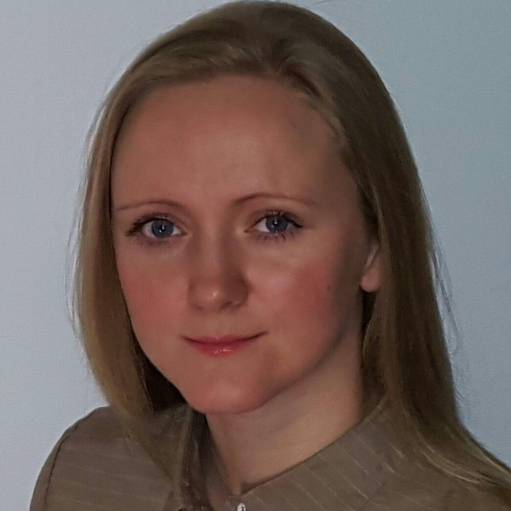 Julia Pan Steuerfachangestellte S & P XING