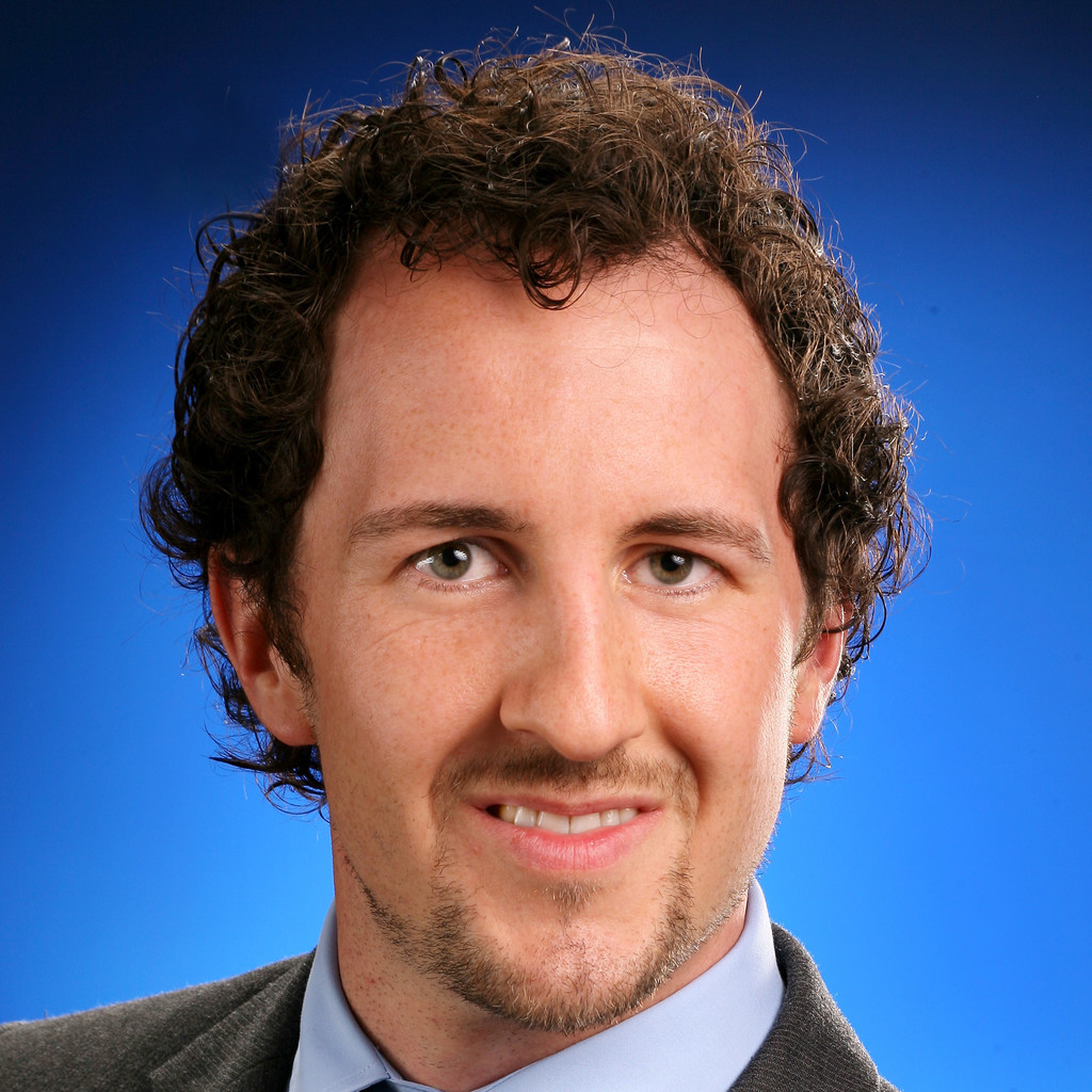 Maximilian Grabisch Senior Finance und Senior ITOfficer Middle