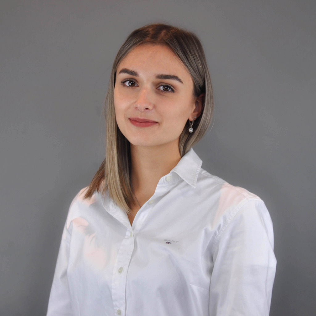 Ellen Leroy Steuerberatungs und Wirtschaftsprüfungsassistentin VBR