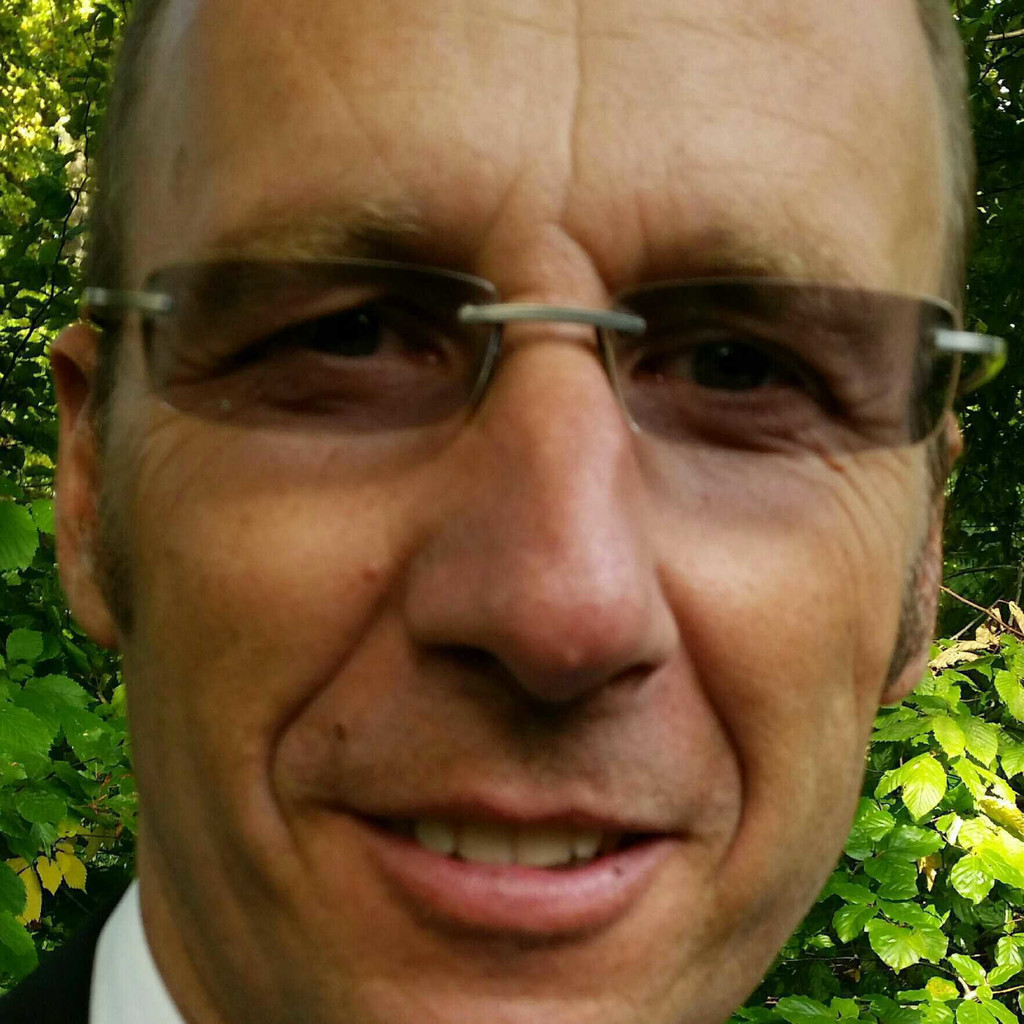 Raphael Müller Associated Partner MHP A Porsche Company XING