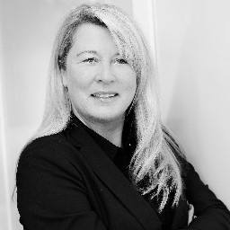 Carmen Leoy