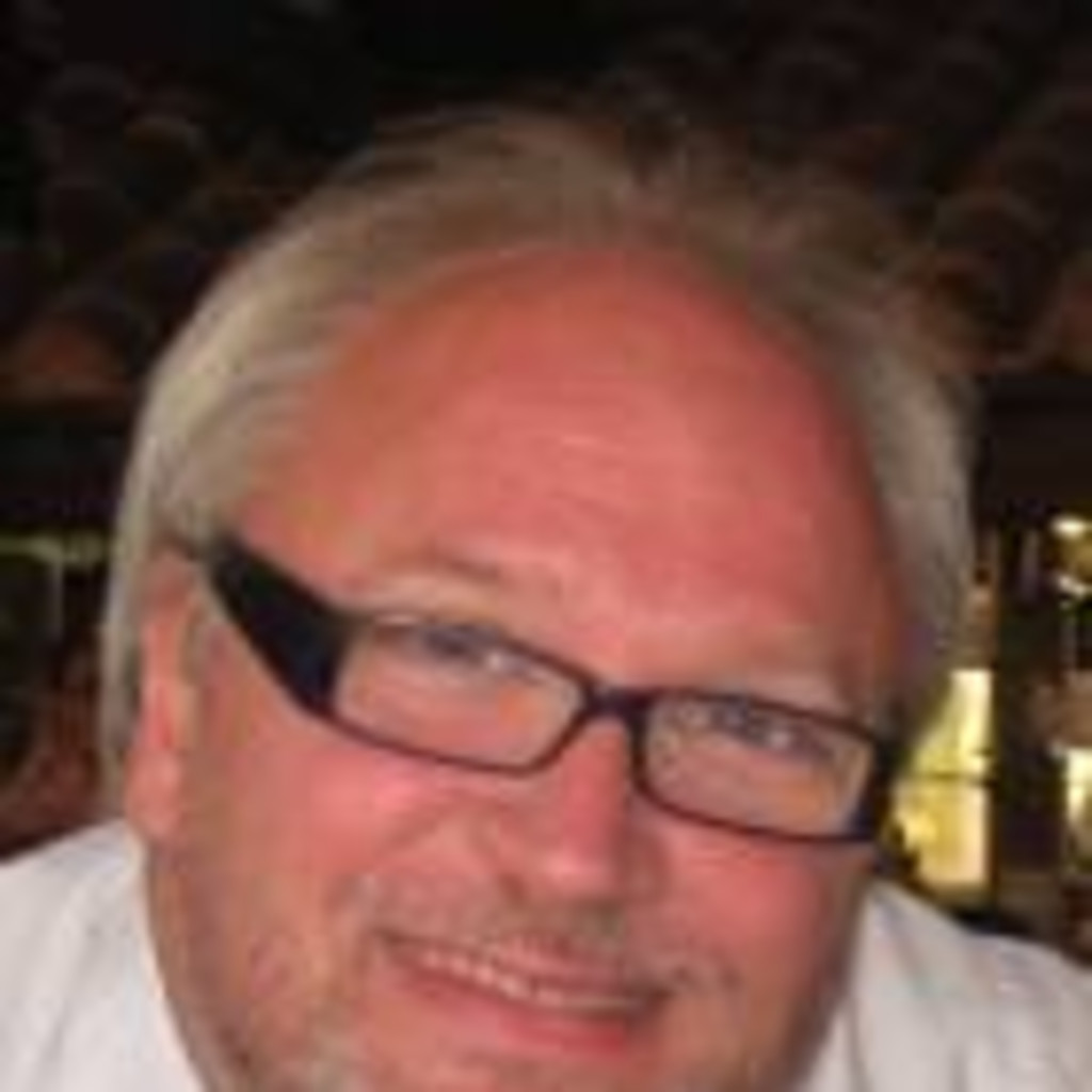 Karl Svensson Consultor/Analista/Programador Technology Center XING