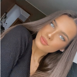 Roxana Stando