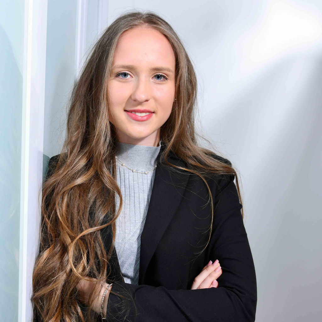 Laura Schumacher Ausbildung zur Kauffrau für Büromanagement LBBW XING
