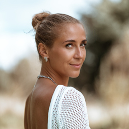 Vanessa Lindert