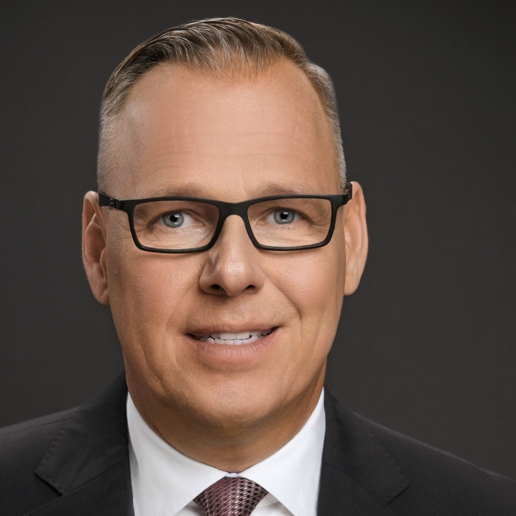 Arndt A. Stange Vors. der Geschäftsführung/ Head of Legal Expenses