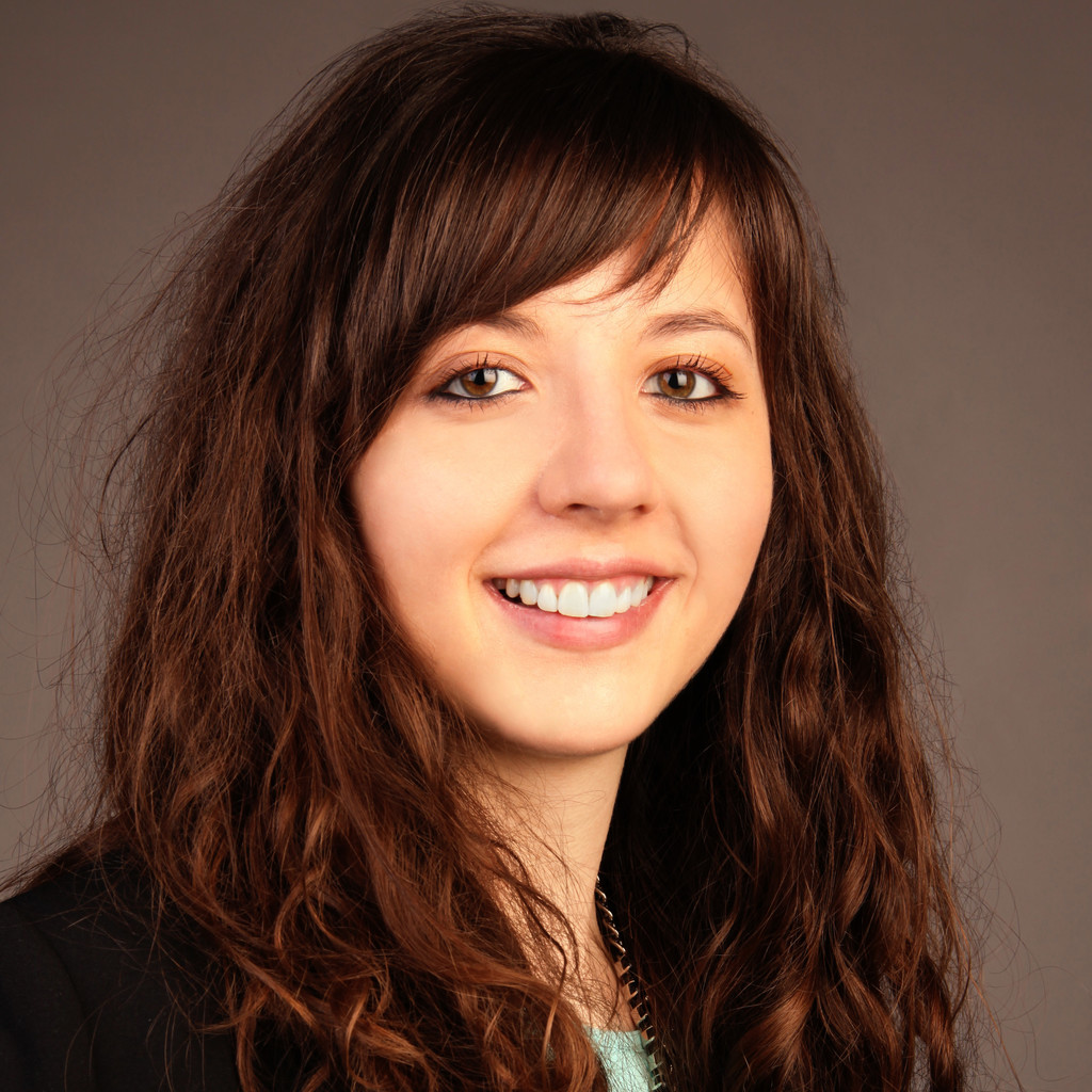 Franziska Peschke Vertrags und Verhandlungsmanagerin im Bereich