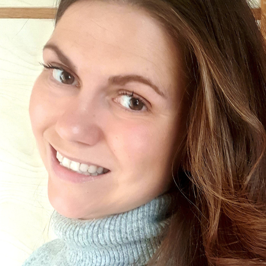 Maria Petersen Flugbegleiterin/ Kabinenchefin Lufthansa Regional XING