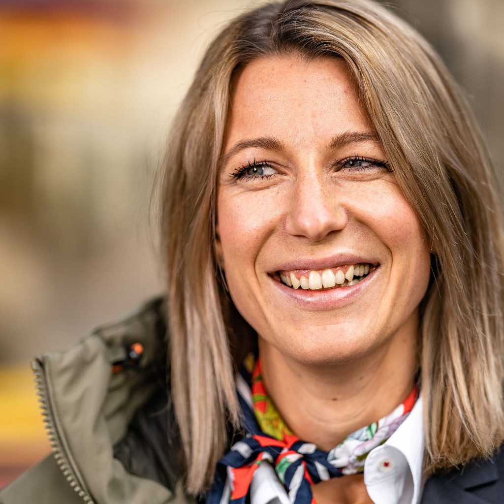 Theresa Roth Ausbildung und Berufserfahrung XING