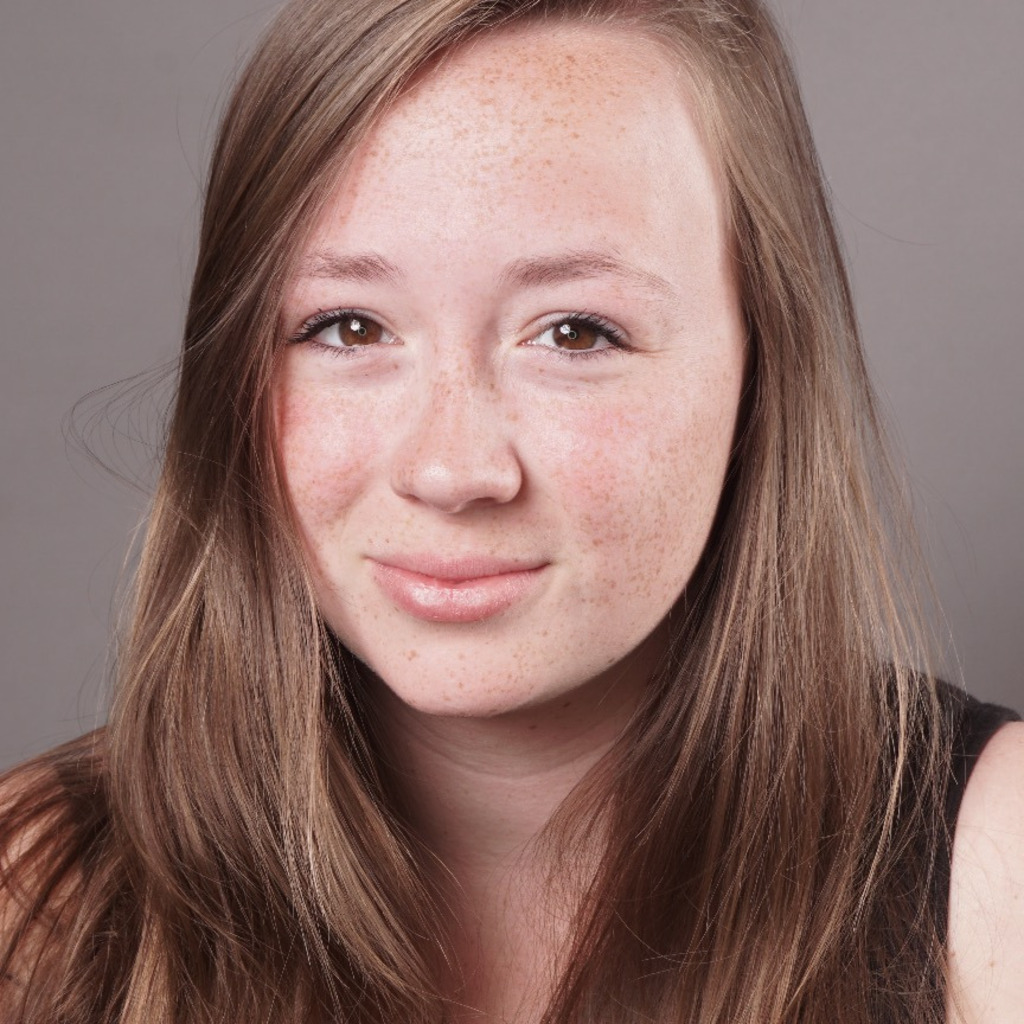 Rebecca Faust - Duale Studentin im Bereich UX/UI Design bei der C24 ...