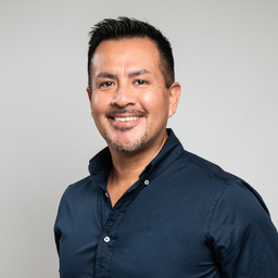 Luis  Perales 