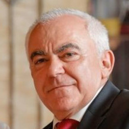 Dr. Andreas Hübler