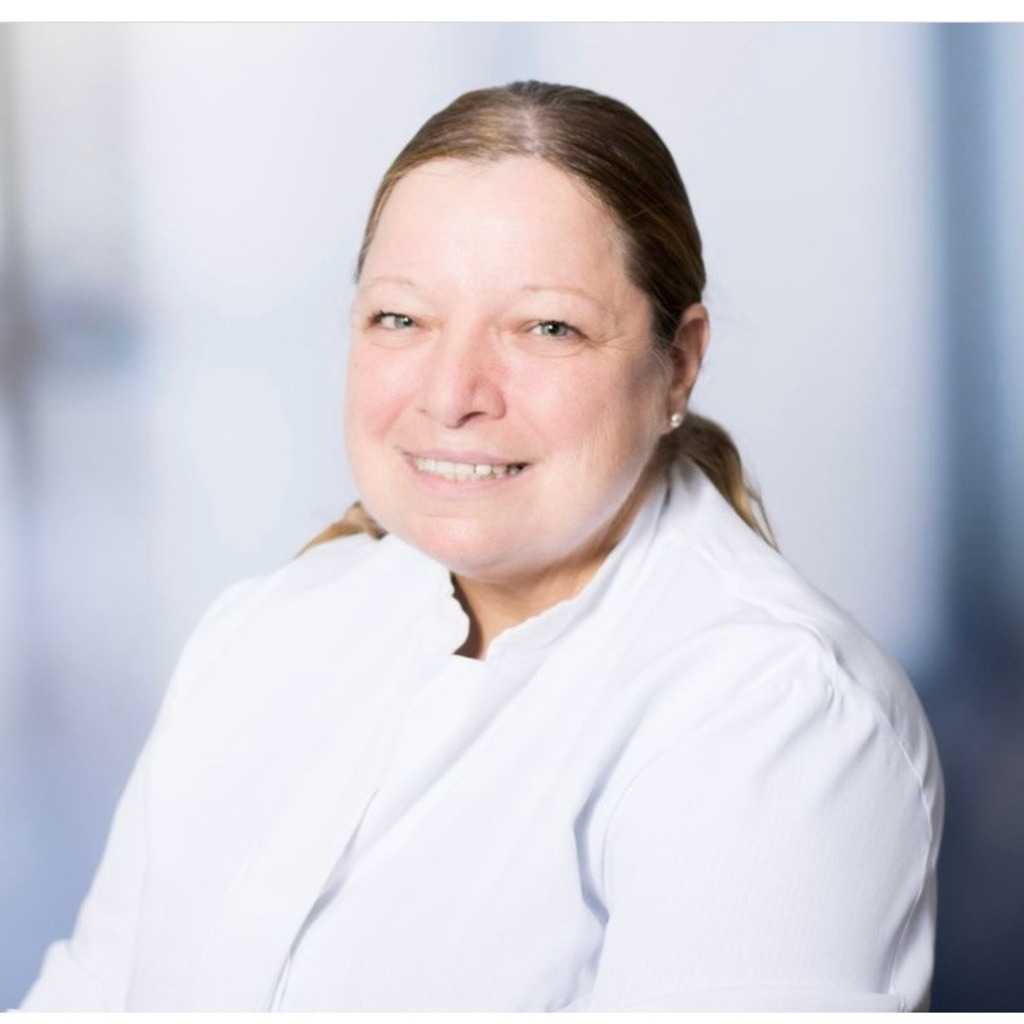 Dr. Med. Gudrun Göldner & Dipl. Med. Karin Schwarz Dr. Gudrun Schlewitz - Chefärztin Handchirurgie, Plastische und