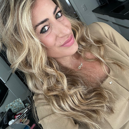 Yasemin Özil