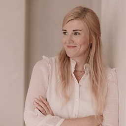 Laura Stecher