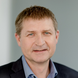Dr. Christian Legl