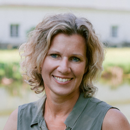Helga Kuess