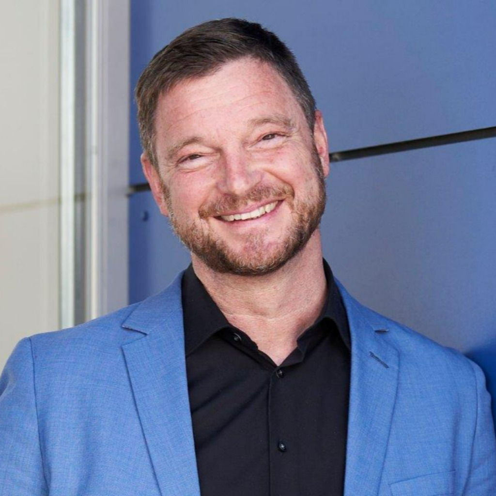 Dr. Jürgen Heinz Vorstandsvorsitzender und Geschäftsführer (CEO